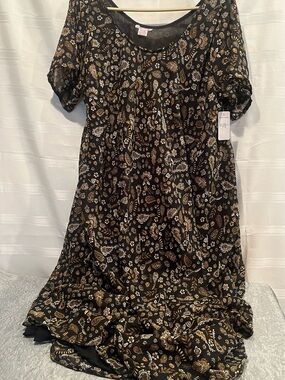 NWT Black & Gold Paisley lined Swing Dress